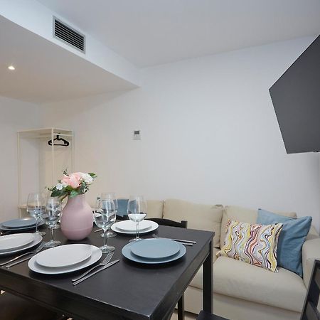 Three Bedroom Two Bathroom Apartment Close To Beach บาร์เซโลนา ภายนอก รูปภาพ