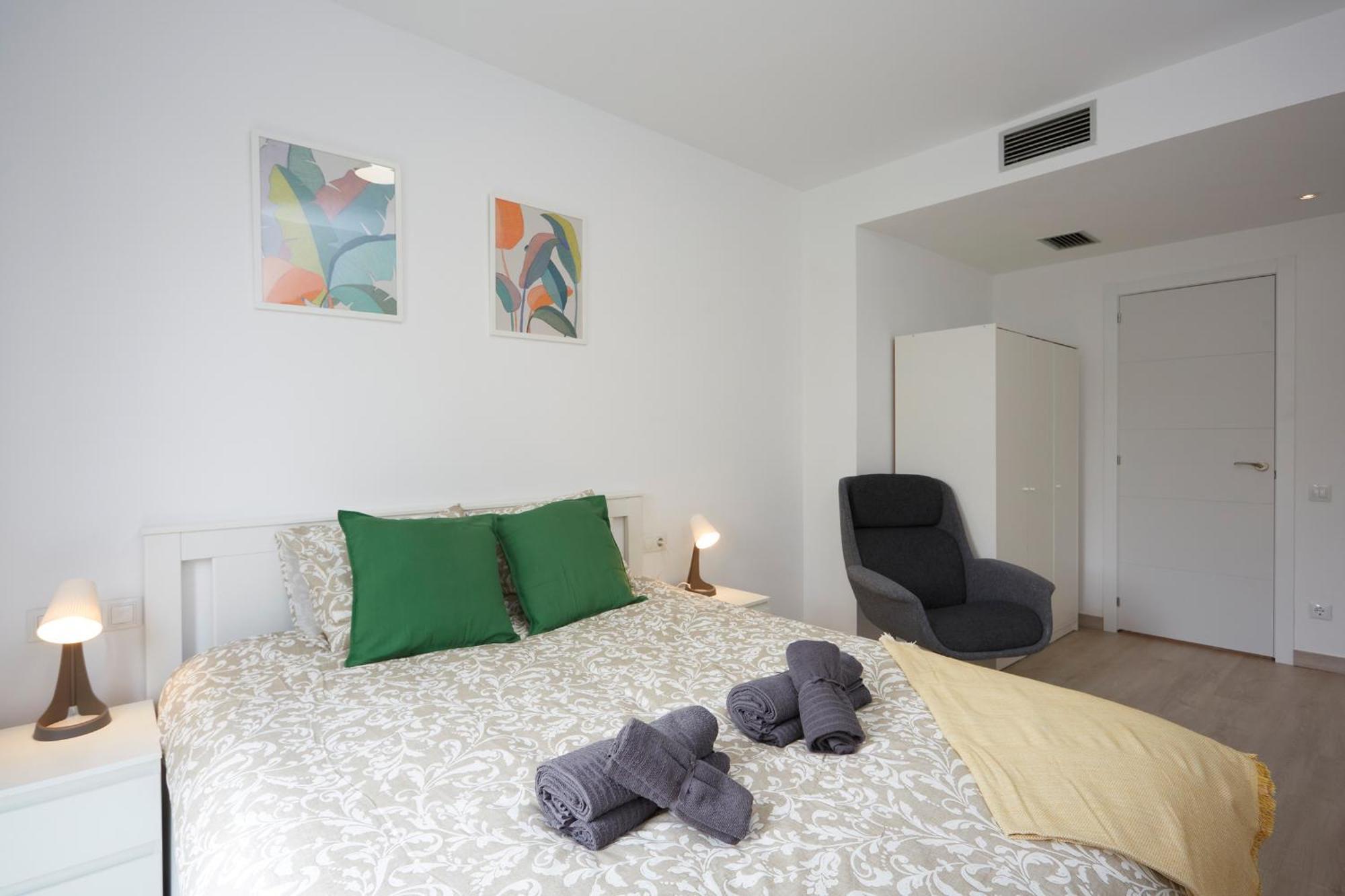 Three Bedroom Two Bathroom Apartment Close To Beach บาร์เซโลนา ภายนอก รูปภาพ