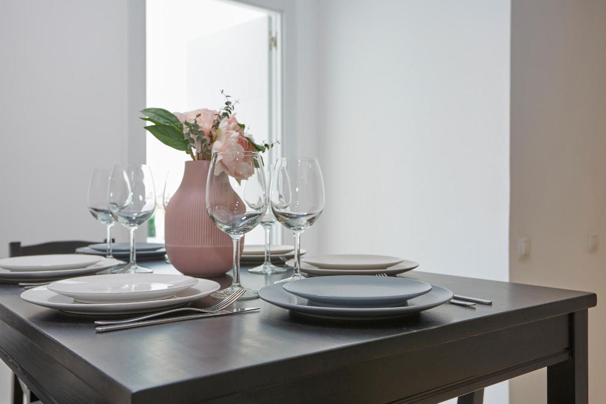 Three Bedroom Two Bathroom Apartment Close To Beach บาร์เซโลนา ภายนอก รูปภาพ