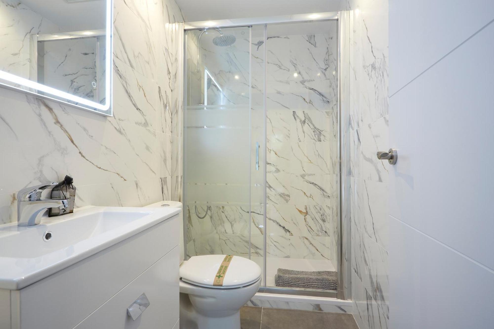 Three Bedroom Two Bathroom Apartment Close To Beach บาร์เซโลนา ภายนอก รูปภาพ